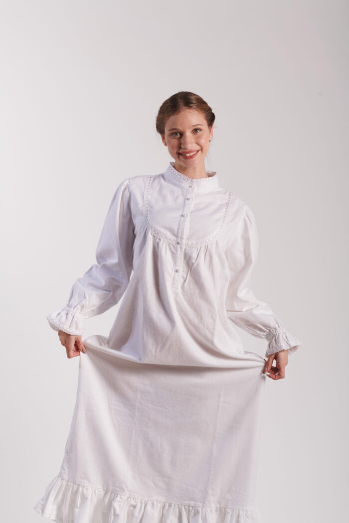 כותונת פלנל לבנה בוטיקית, מסגנון כפרי של פעם Nightgown-GW